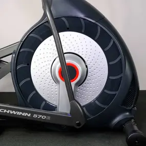 Эллиптический тренажер Schwinn 570e Elliptical 100533